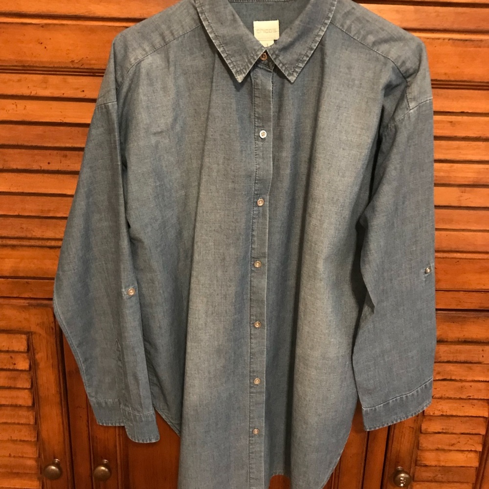 Chico’s Blue Denim Long Length Shirt 🔹
